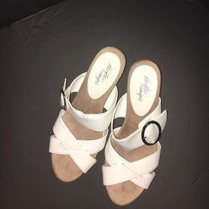 Dex Flex comfort white wedged sandals SZ 8